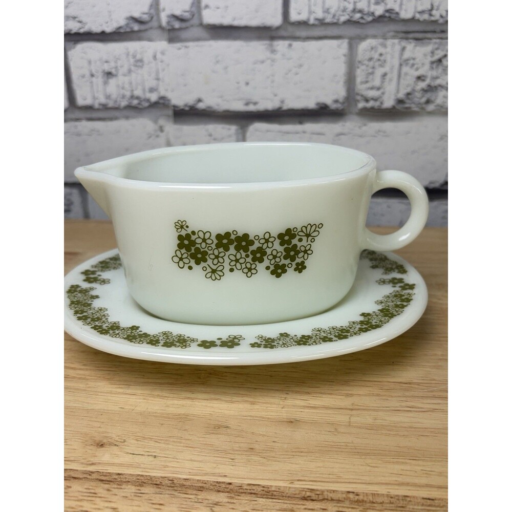 Pyrex Spring Blossom Crazy Daisy Gravy Boat W/ Underplate Mint Vintage
